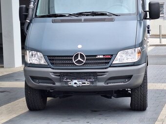 MERCEDES SPRINTER 316 4X4 2,7TD valník + bytná nástavba - 4