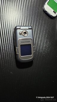 Sony Ericsson Z710i - 4