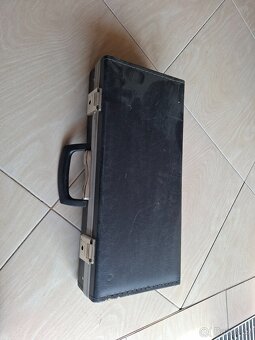 Pistole Tau 7 - 4