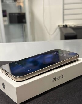 iPhone 15 Pro Max 256 GB - 4