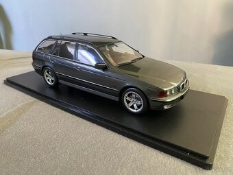 Bmw e39 Touring 1:18 - 4