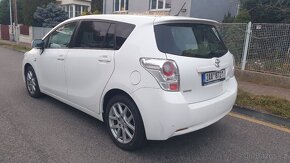 PRODÁM TOYOTA COROLLA VERSO, DIESEL AUTOMAT 1 MAJITEL - 4