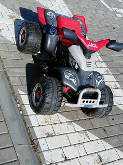 Prodám dětskou elektročtyřkolku Peg Pérego - 4