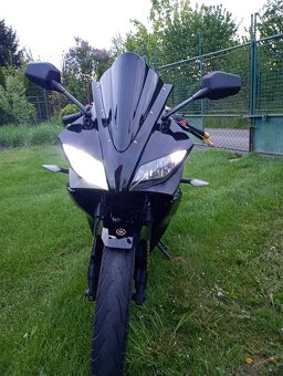 Yamaha Yzf r125 - 4