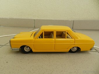 MERCEDES 250 - ITES r. 1972 ČSSR - 4
