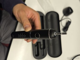 Truelife Compact Black Sonický zubní kartáček - 4