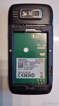 Nokia E72 - 4