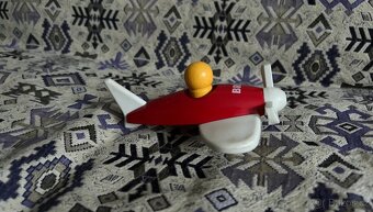 Dřevěné letadlo BRIO (Starší model s pilotem) - 4