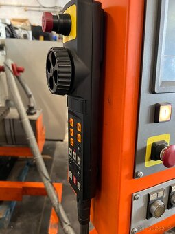 INTOS Nástrojařská frézka CNC - 4