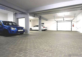 PRODÁM KRYTÉ  GARÁŽOVÉ STÁNÍ -  Brno, U Leskavy - 4