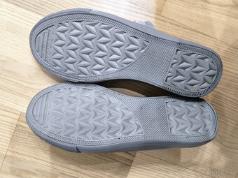 Šedé lehké plátěné tenisky - 4