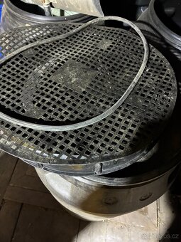 Plastový sud 250l - 4