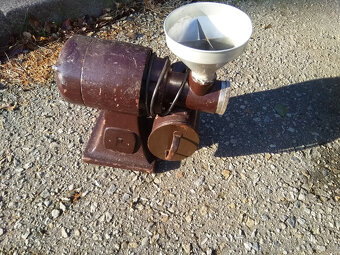 Mlýnek na kávu, býval v obchodech s potravinami, funkční - 4