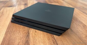 Sony Playstation 4 Pro 1TB (CUH-7216B) černá - 4