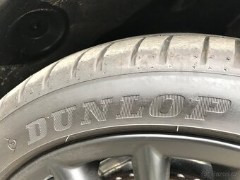Prodám sadu letních pneu Dunlop SportMaxx 205/45 R17 - 4