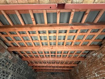 Prodám garáž 24 m² u STK Mělník, nová střecha - 4