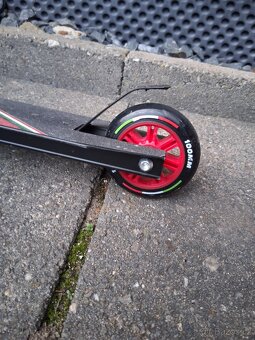 Freestyle koloběžka Ferrari - 4