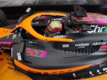 F1 McLaren MCL36 GP Singapur 22 Ricciardo Minichamps 1:18 - 4
