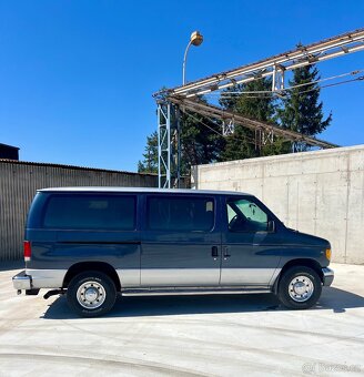 V10, Ford E350, obsah 6,7 litru, 7 místné - 4