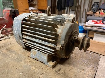 Třífázový elektromotor 1,5 kW 950 ot. / min. - 4