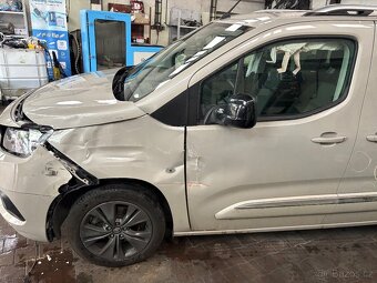 Toyota proace city verso, najeto 23000km, 7 míst - 4