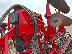 Prodáme diskový podmítač se smykem a přísevem Vaderstad Carr - 4