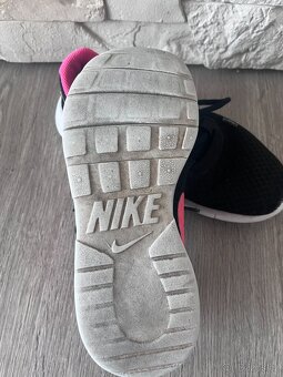 Lehké tenisky, zn.Nike, vel.38 - 4
