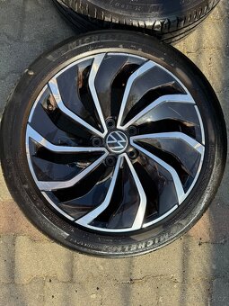 Ventura 5x112 R17 225/44/17 - 4