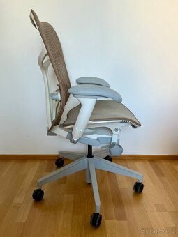 Kancelářská židle Herman MIller Mirra 2 - 4