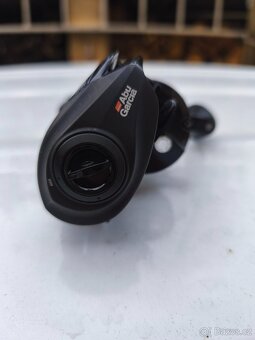 Baitcast multík Abu Garcia REVO 4XL - 4