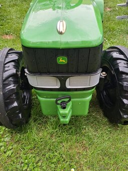 Šlapací traktor John Deere - 4