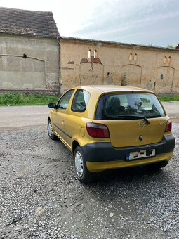 Toyota Yaris 1.0 VVT-i 50kw STK - 4