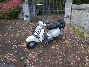 Piaggio Vespa 50 speciál - 4