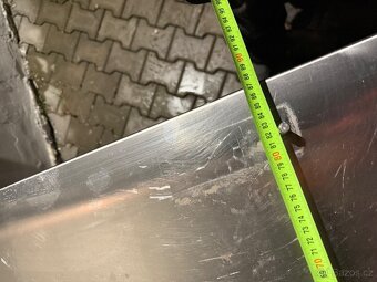 Podstavec/nerezový stůl se zarážkami - 4