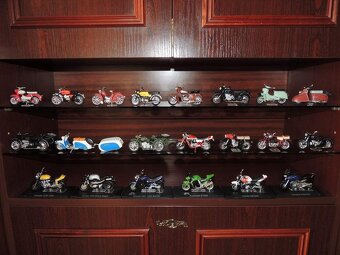 MODELY MOTOCYKLŮ V MĚŘ: 1:24.1:22 247 KUSŮ vše zde foto. - 4