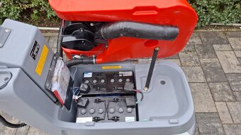 Podlahový mycí stroj Hako Scrubaster B45 - 4