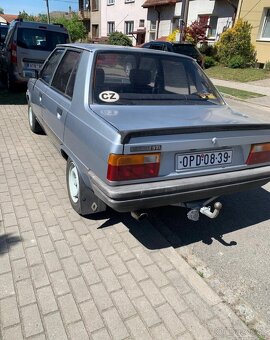 Renault 9 - 4