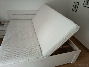 Manželská postel masiv 180x200 +matrace 2x +noční stolky 2x - 4