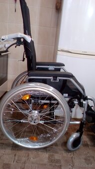 INVALIDNÍ VOZÍK--44cm+BUBNOVÉ BRZDY- lze zaslat po ČR - - 4