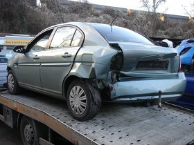 Hyundai Accent - 4