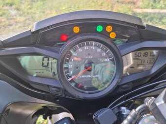 Honda VFR 1200 F - 4