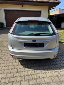 FORD FOCUS 1,6 16V - 4