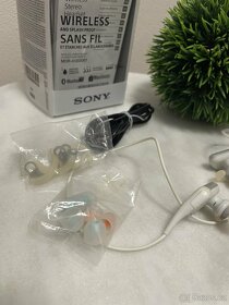Bezdrátová sluchátka Sony MDR-AS600BT - 4