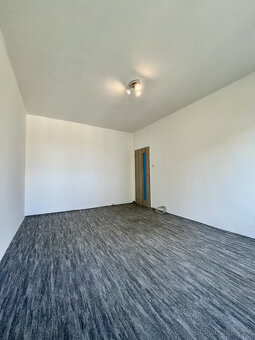 Pronájem bytu 1+1, Bajkalská, Poruba-sever, 8900 Kč/měs, 36 - 4