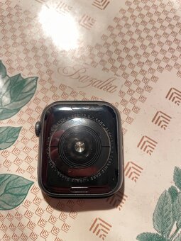 Apple Watch 5 44mm - 4