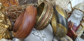 Staré šperky a bižuterie viz fota. Cena za kus 150 Kč. - 4