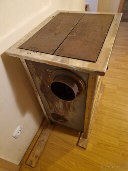 Prodám Kachlová kamna volně stojící - 4