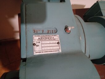 Elektromotor s převodovkou - 4