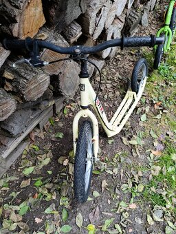 2 x dětská koloběžka a 1 x dětské kolo - 4