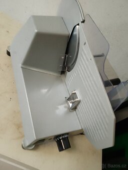 Kráječ na salám, nářezák. - 4